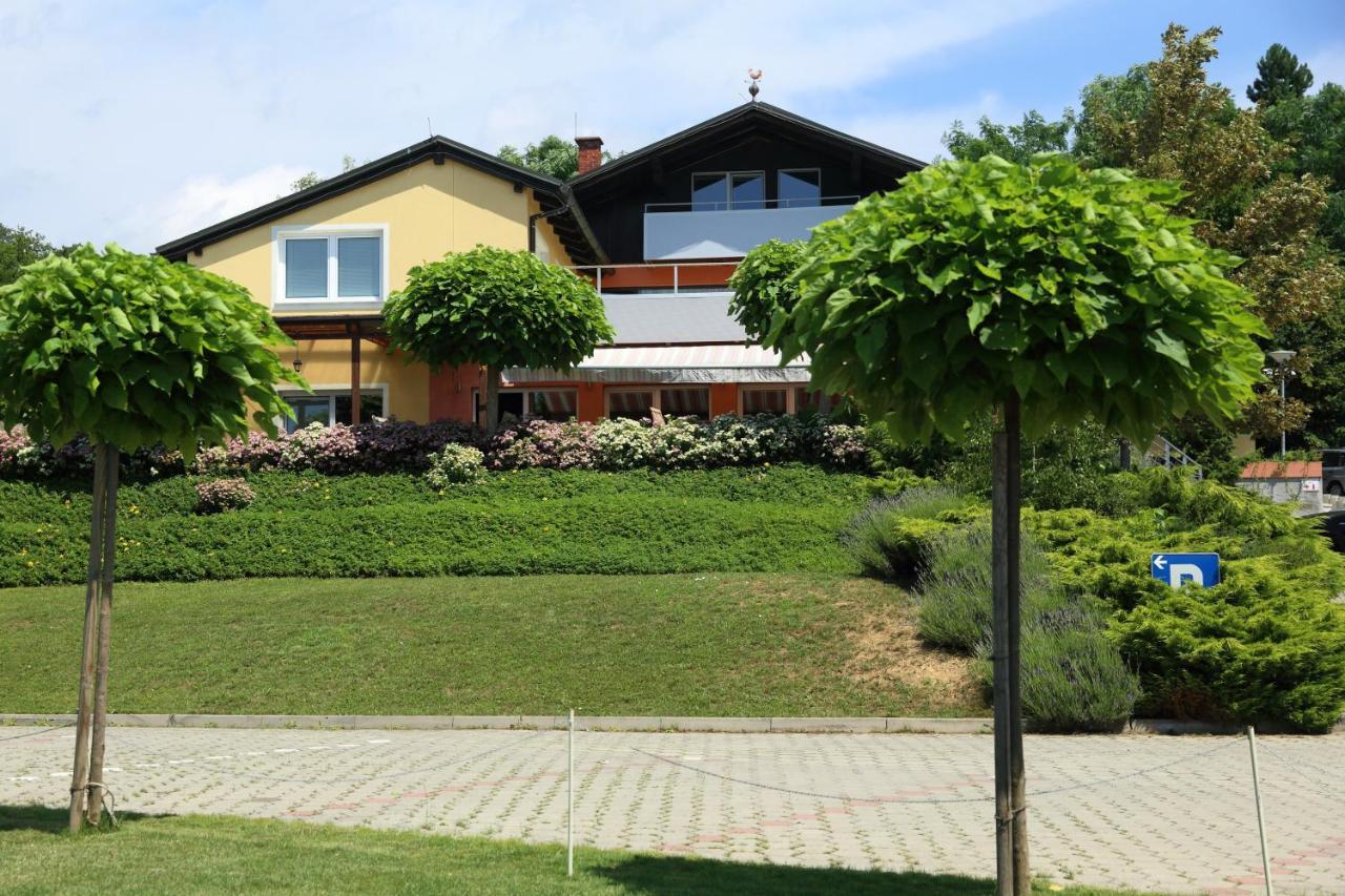 Sobe Grabar Bed & Breakfast Птуй Екстериор снимка