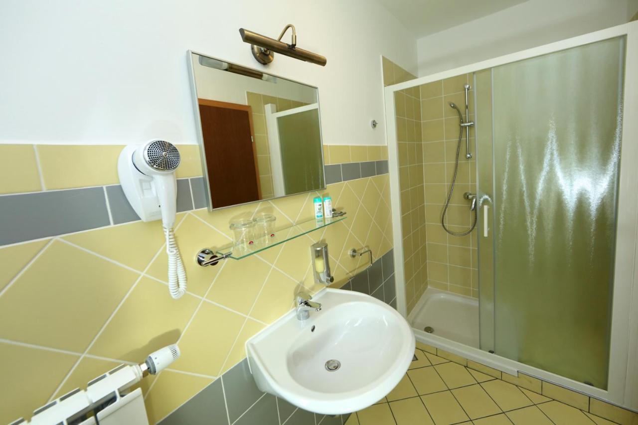 Sobe Grabar Bed & Breakfast Птуй Екстериор снимка