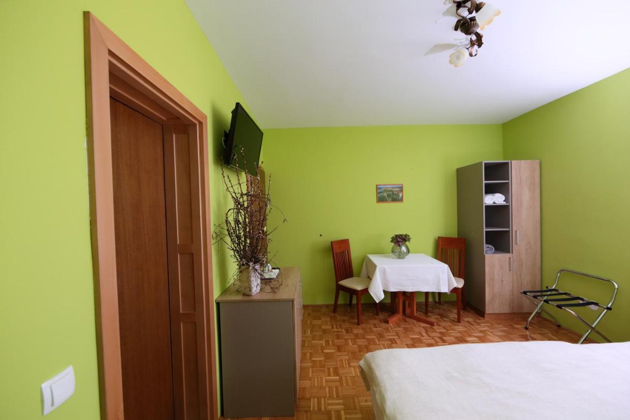 Sobe Grabar Bed & Breakfast Птуй Екстериор снимка