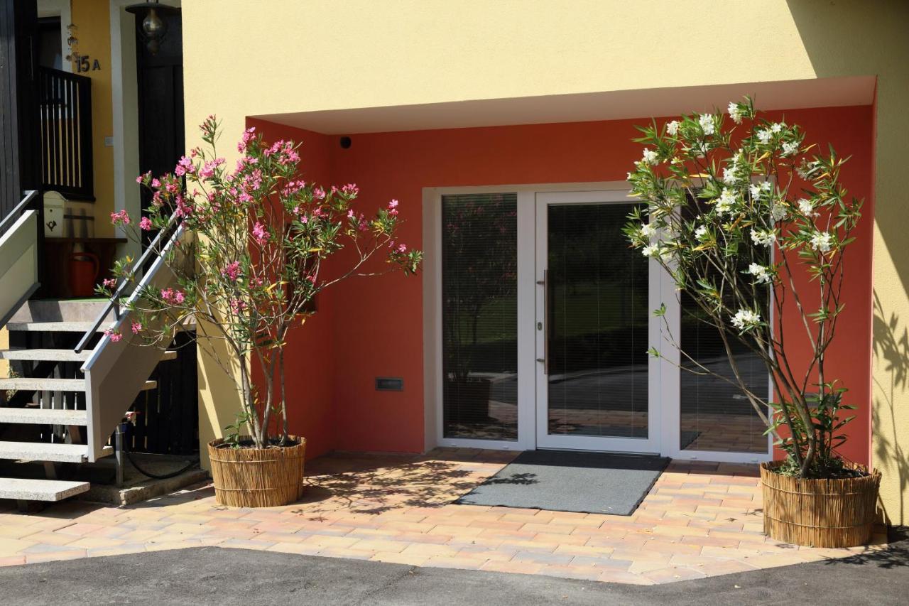 Sobe Grabar Bed & Breakfast Птуй Екстериор снимка