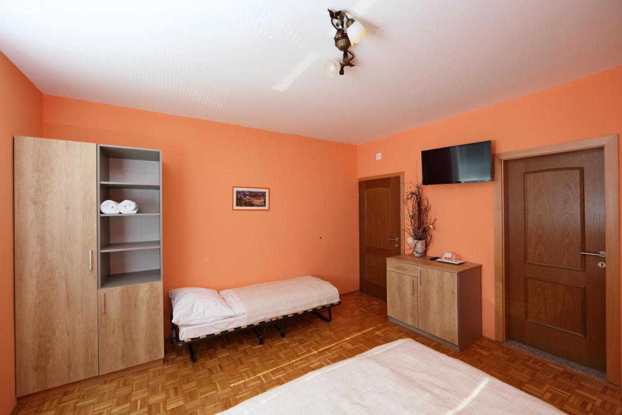 Sobe Grabar Bed & Breakfast Птуй Екстериор снимка